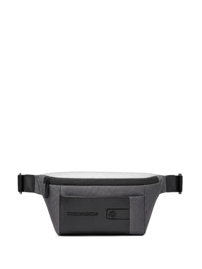 Piquadro 로고 장식 벨트 백 In Black
