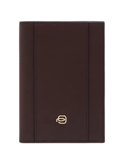 Piquadro Logo-plaque Leather Passport Holder In Brown