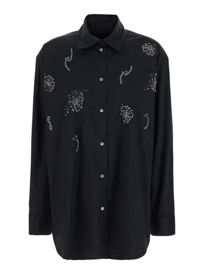 PLAIN BLACK SHIRT WITH CLASSIC COLLAR AND RHINESTONE EMBELLISHMENTS ON THE FRONT