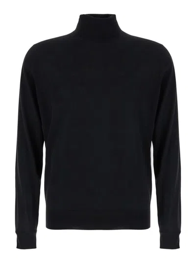 PLAIN BLACK TURTLENECK SWEATER