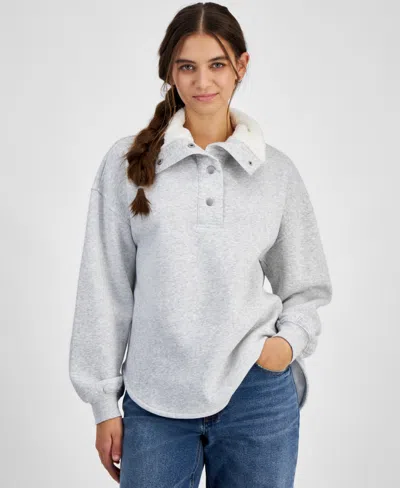 Planet Heart Juniors' Faux-fur Collar Fleece Henley In Light Heather Grey