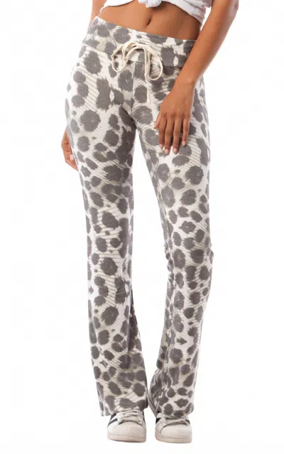 PLAYGROUND WOMEN'S LEOPARD PRINTED SWEATPANTS IN OLIVE