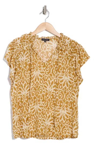 Pleione Flutter Sleeve Split Neck Top In Taupe/ecru Ikat Geo