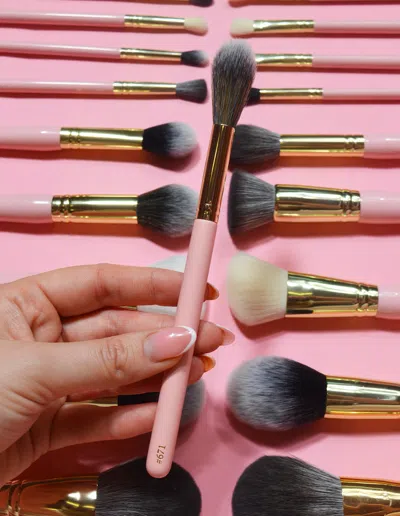 P.louise P. Louise #671 Larger Tapered Duster Brush