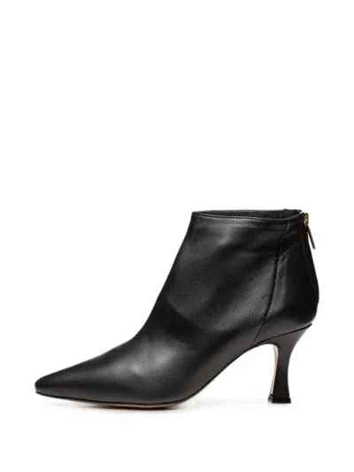 Poche Paris Pointed-toe Rear-zip Ankle Boots In Black