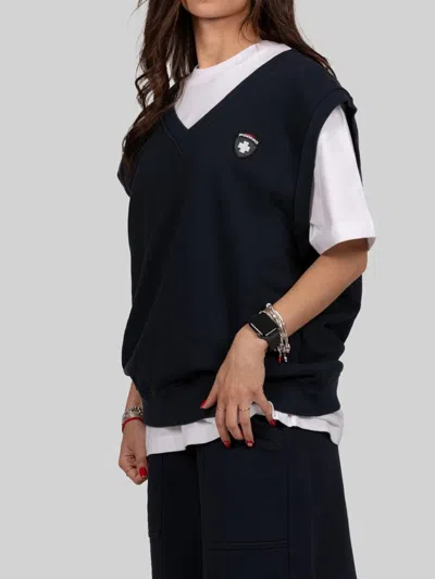 Podhio Off Coast Vest In Black