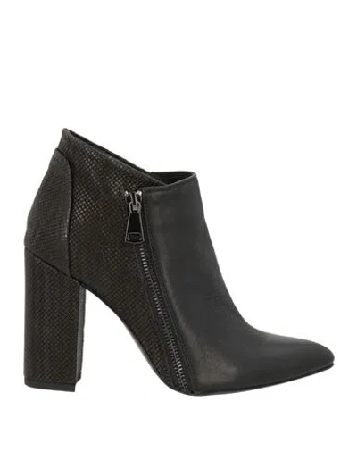 Poesie Veneziane Woman Ankle Boots Black Size 8 Leather