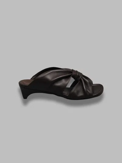 Poeve Aele Sandals In Brown