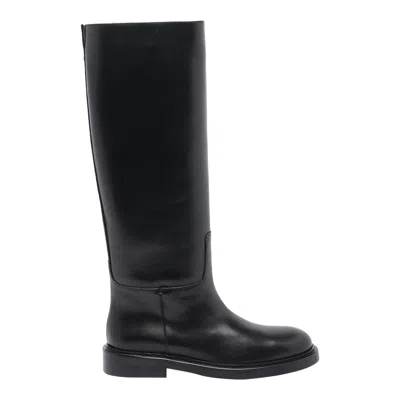 Poeve Boots In Black