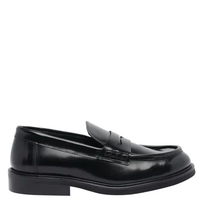 Poeve Flat Shoes In Black