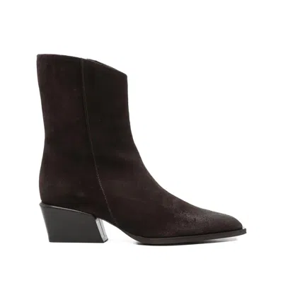 Poeve Shoes In Brown