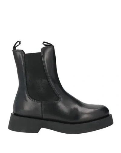 Poeve Woman Ankle Boots Black Size 6 Leather