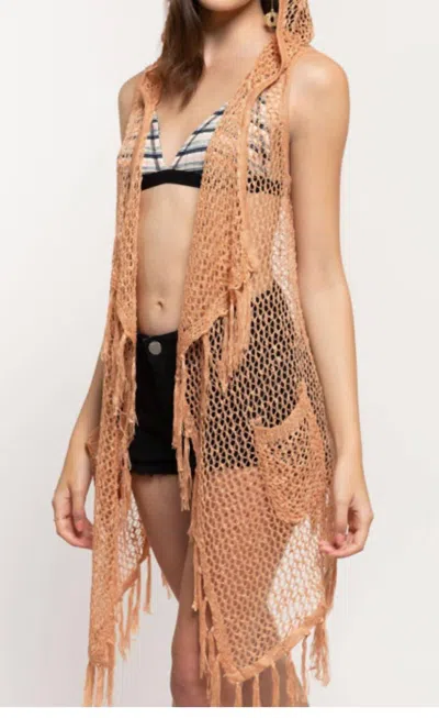 Pol Clint Vest In Peach In Pink