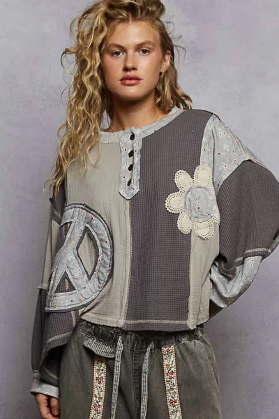 Pol Crew Neck Peace Patch Floral Knit Top In Stone Charcoal In Gray