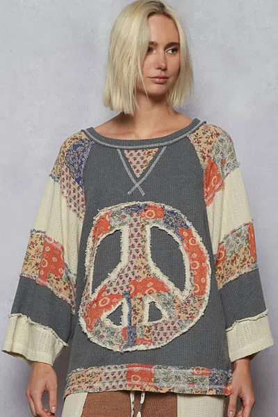 Pol Crew Neck Printed Peace Patch Overlock Stitch Knit Top In Charcoal In Multi