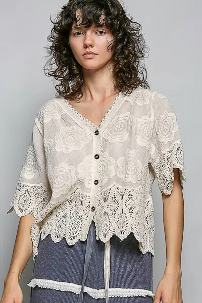 Pol Crochet Trim Neckline Short Sleeve Top In Natural In White