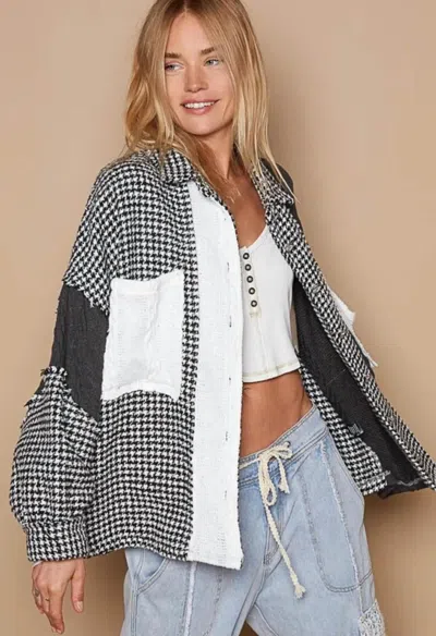 Pol Houndstooth Sweater Shacket In Black And White In Multi