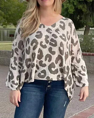 Pol Mesh With V-neckline Sweater In Ivory And Olive Green In Gray