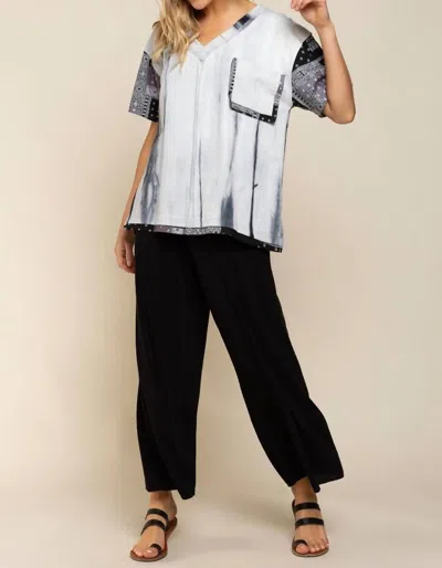 Pol Paisley Pocket Top In Black In Gray