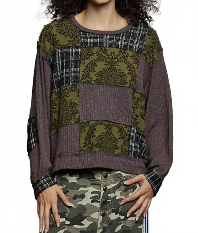 Pol Printed Patch Relaxed Fit Top In Gray