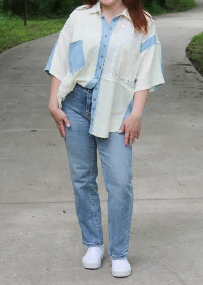 Pol Short Sleeve Lace Contrast Button Down Top In Cream/blue In Multi