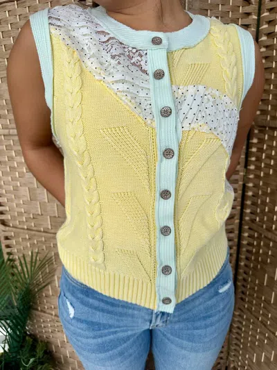 Pol Sleeveless Sweater Top In Lemon Yellow In Multi