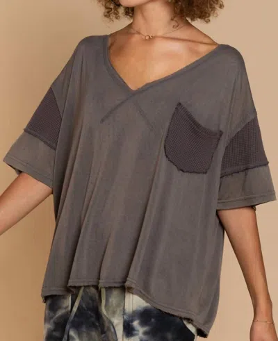 Pol Thermal Short Sleeves Top In Charcoal In Pink