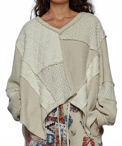 Pol V-neck Balloon Sleeve Relaxed Fit Top In Oatmeal In Gray