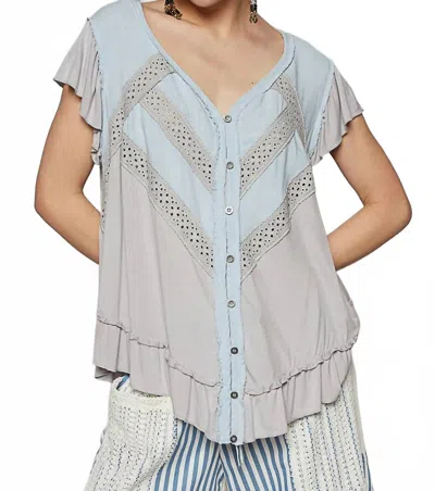 Pol V-neck Ruffle Sleeve Top In Light Grey In Blue