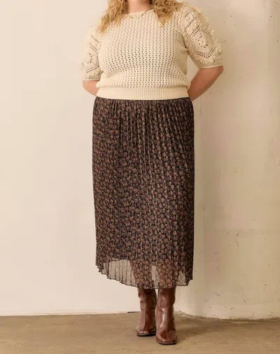 Polagram Floral Print Pleated Skirt -plus In Navy Multi