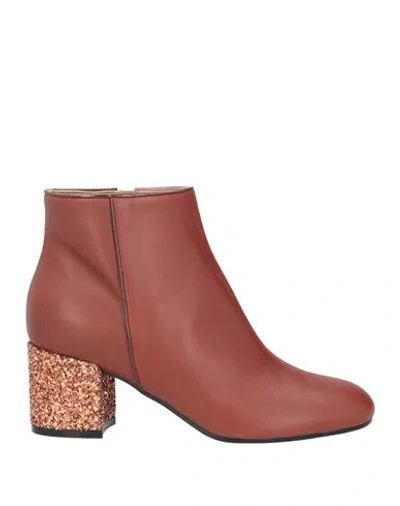 Pollini Woman Ankle Boots Tan Size 7.5 Soft Leather In Brown
