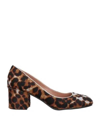 Pollini Woman Pumps Brown Size 7 Leather