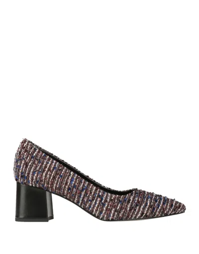 Pollini Pumps In White