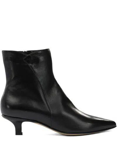 Pomme D'or Pointed Leather Boots In Black