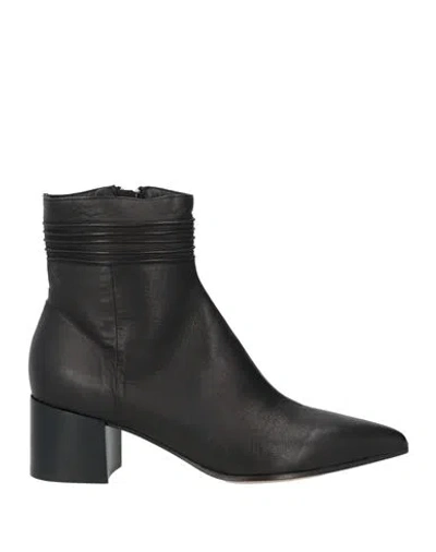 Pomme D'or Woman Ankle Boots Black Size 7.5 Leather