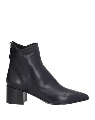 Pomme D'or Woman Ankle Boots Dark Purple Size 8 Soft Leather