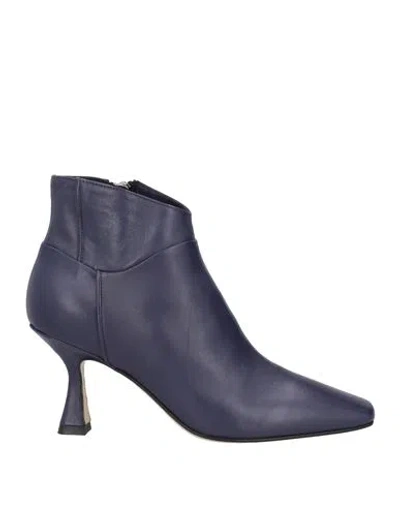 Pomme D'or Woman Ankle Boots Purple Size 8 Leather