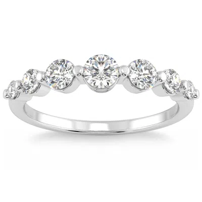 Pompeii3 1 1/2ct Diamond Single Prong Graduated Wedding Ring 14k Gold Band Lab Grown In Multi