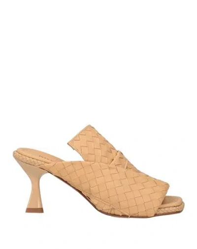 Pons Quintana Woman Sandals Sand Size 9 Leather In Neutral