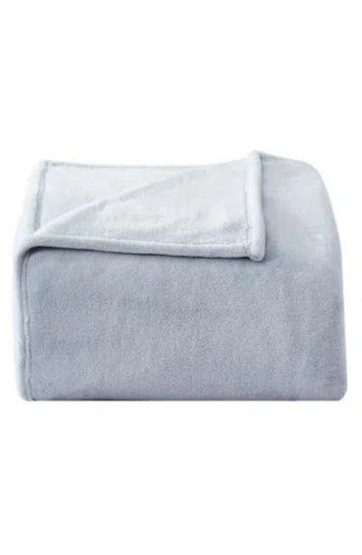 Poppy & Fritz Poppy And Fritz Plush Fleece Throw Blanket In Blue