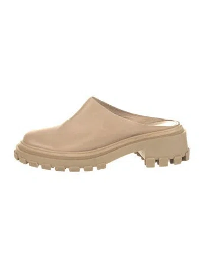 Pre-owned Porte & Paire Leather Mules In Neutral