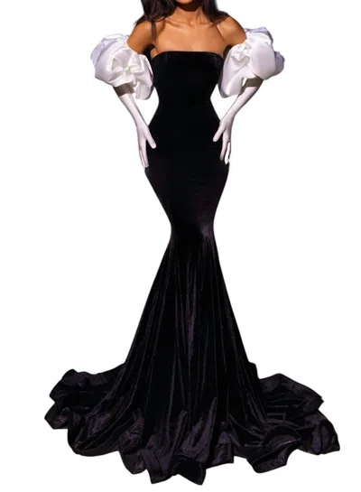 Portia And Scarlett Elegant Off-shoulder Mermaid Gown In Black/white