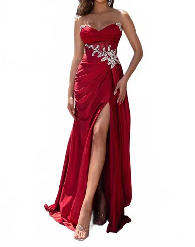 Portia And Scarlett Strapless Sweetheart Gown In Red