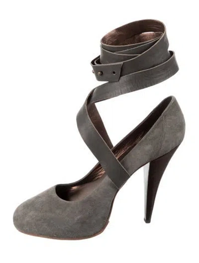Pre-owned Ports 1961 Suede Pumps In Gray