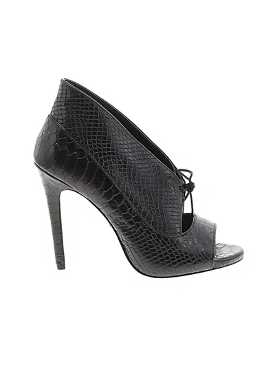 Pre-owned Pour La Victoire Heels In Black