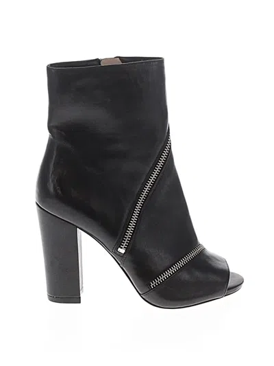 Pre-owned Pour La Victoire Heels In Black