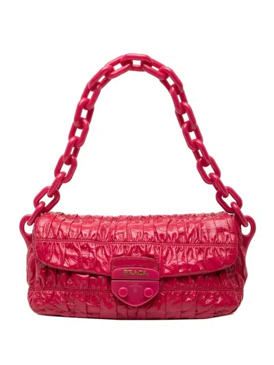 Pre-owned Prada 2000-2012 Vernice Gaufre Shoulder Bag In Pink