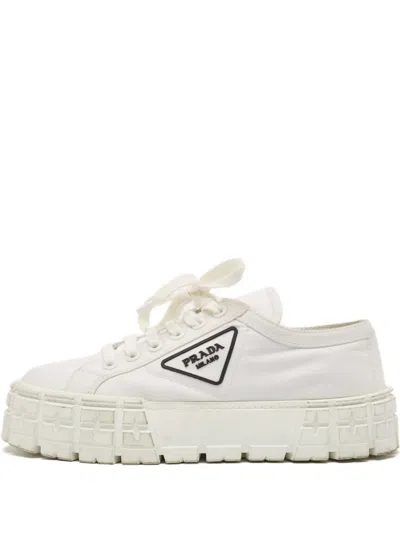 Pre-owned Prada 40mm Logo Platform Sneakers In White