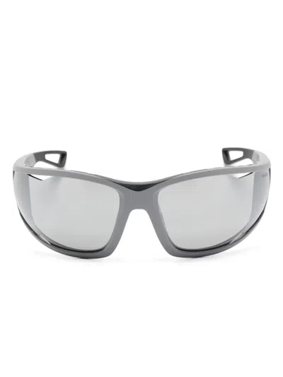 Prada A04s Sunglasses In 灰色