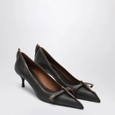 Prada Antique Leather Black/tan Pumps In White